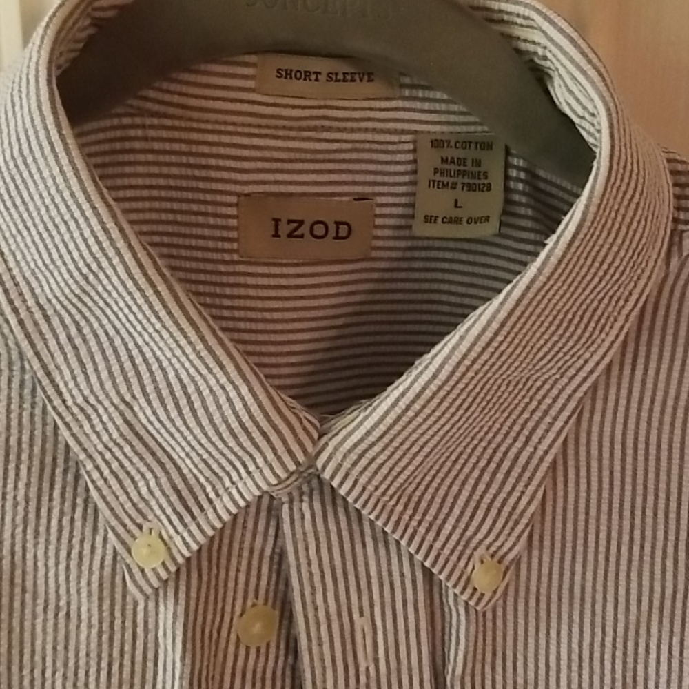 Short sleeve shirt
